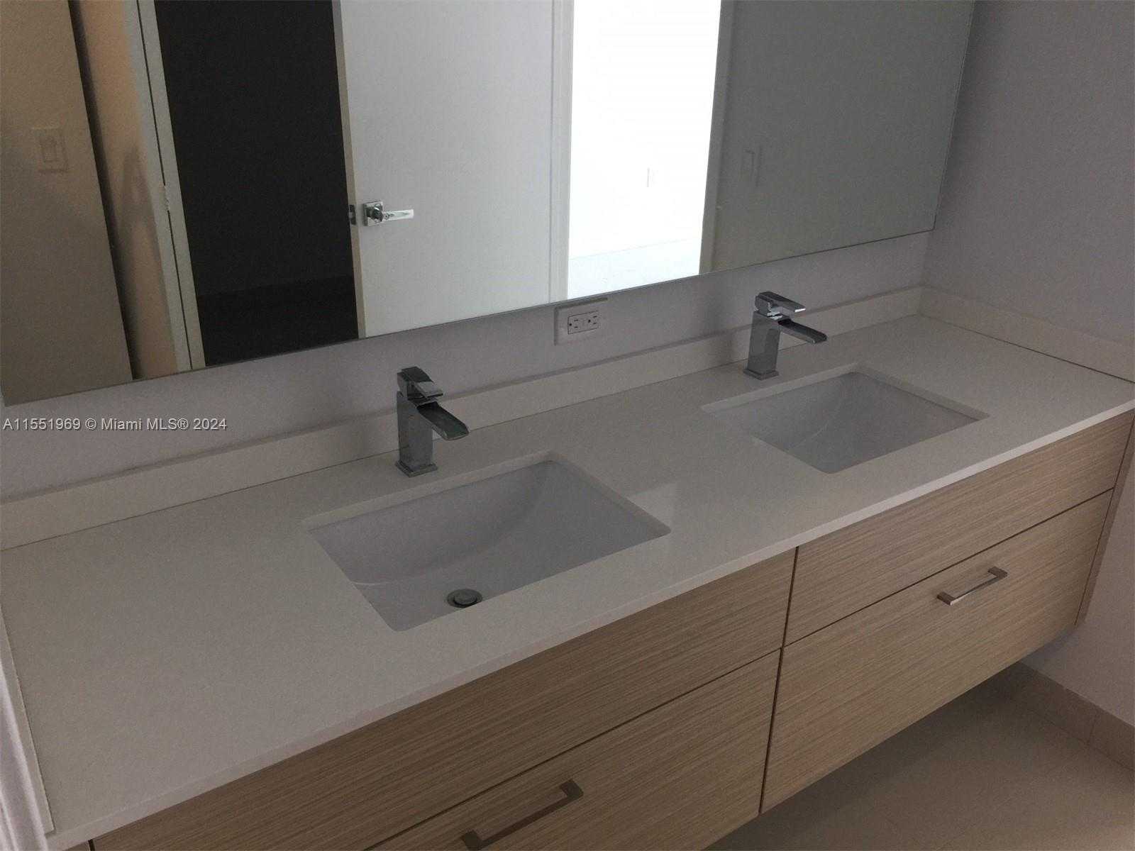 Small Image of 600 NORTH EAST 27 ST #2304, Miami Number 10