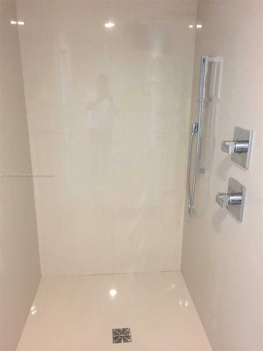 Small Image of 600 NORTH EAST 27 ST #2304, Miami Number 11