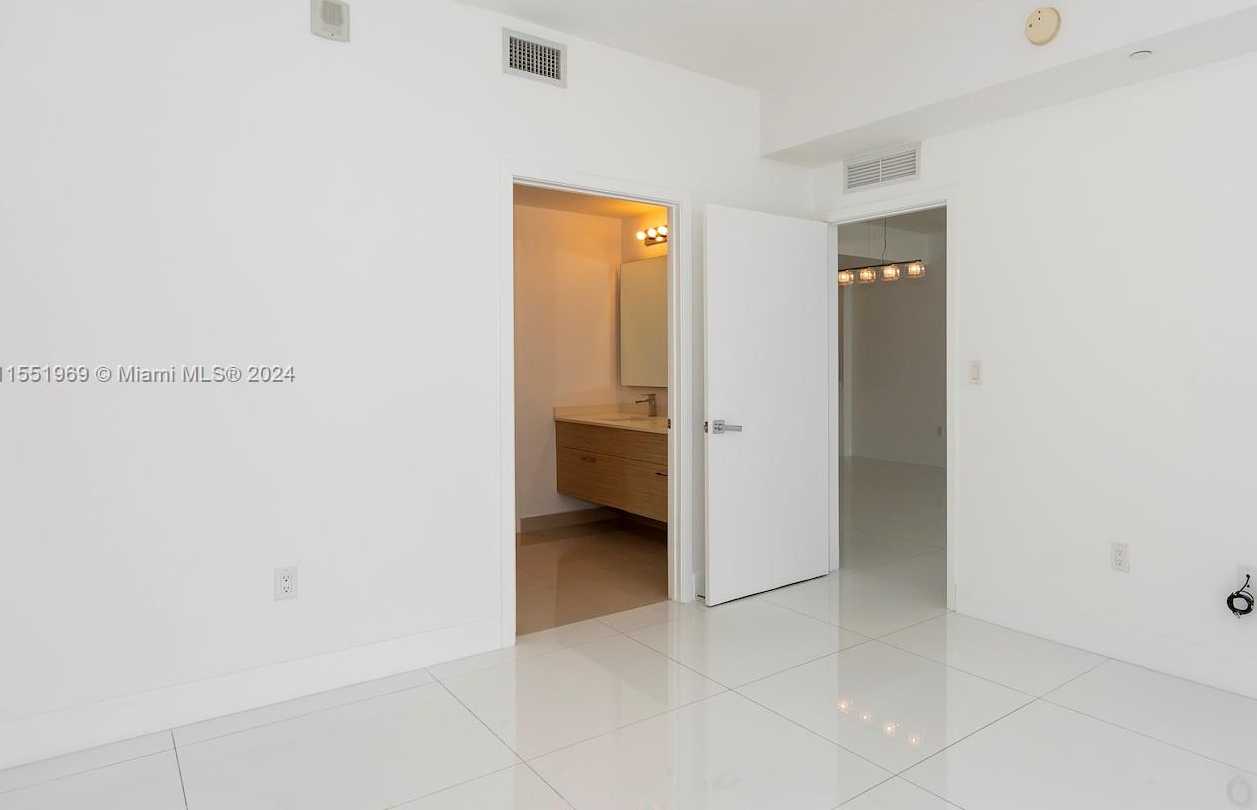 Small Image of 600 NORTH EAST 27 ST #2304, Miami Number 29