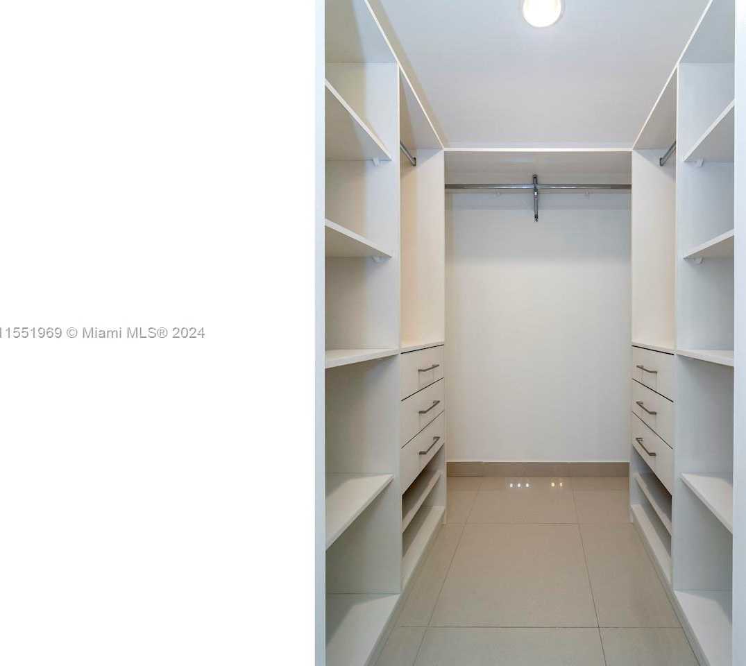 Small Image of 600 NORTH EAST 27 ST #2304, Miami Number 33
