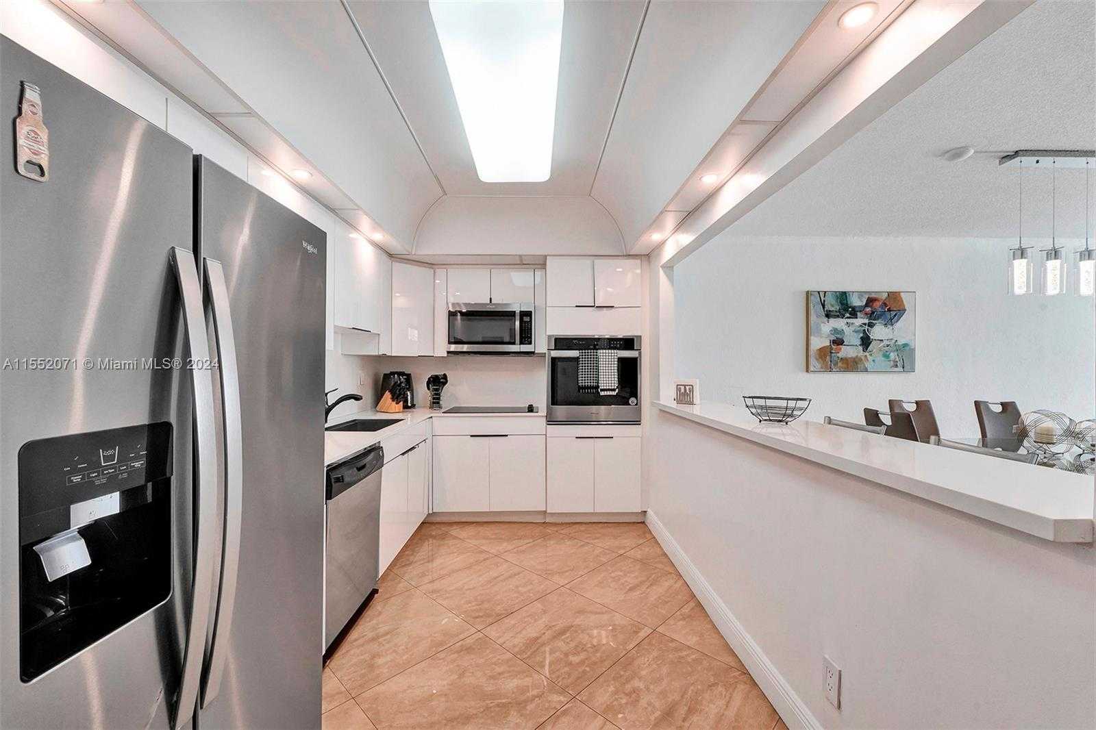 Small Image of 19370 COLLINS AVE #1001, Sunny Isles Beach Number 3