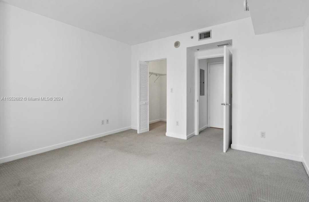 Small Image of 325 SOUTH BISCAYNE BLVD #2118, Miami Number 17