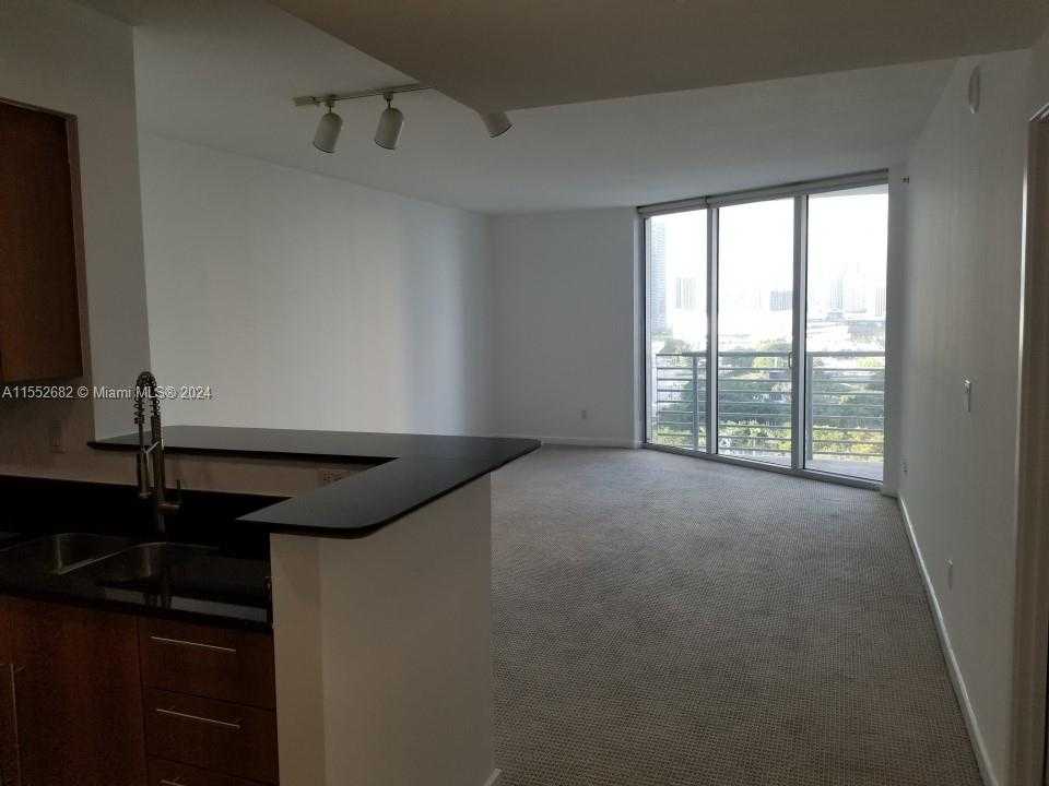 Small Image of 325 SOUTH BISCAYNE BLVD #2118, Miami Number 5