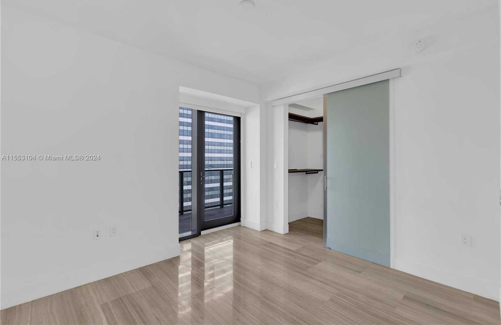 Small Image of 1451 BRICKELL AVE #2606, Miami Number 18