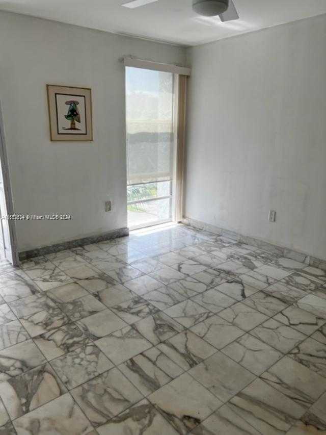 Small Image of 17560 ATLANTIC BLVD #301, Sunny Isles Beach Number 4