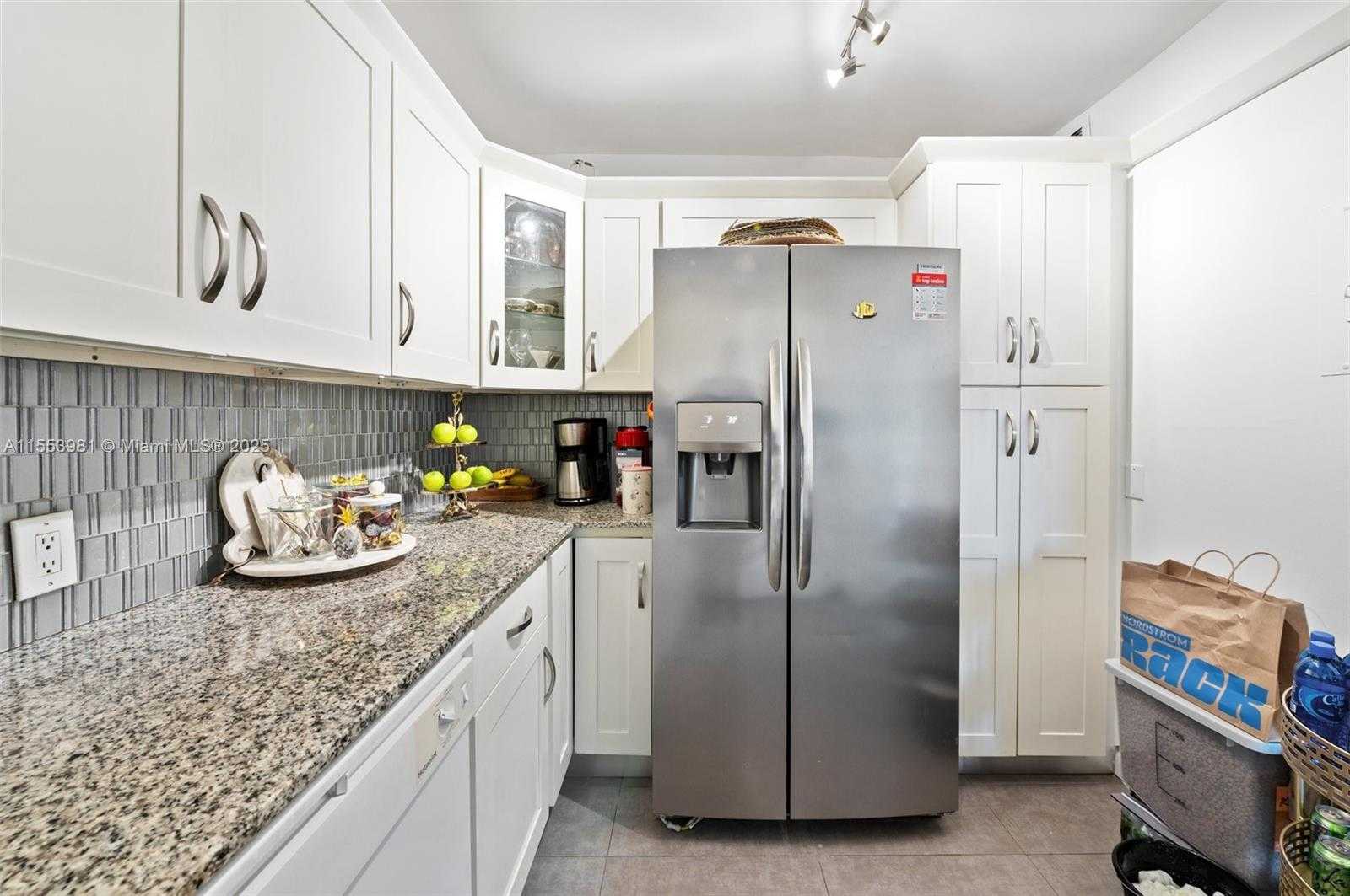 Small Image of 100 BAYVIEW DR #1418, Sunny Isles Beach Number 14