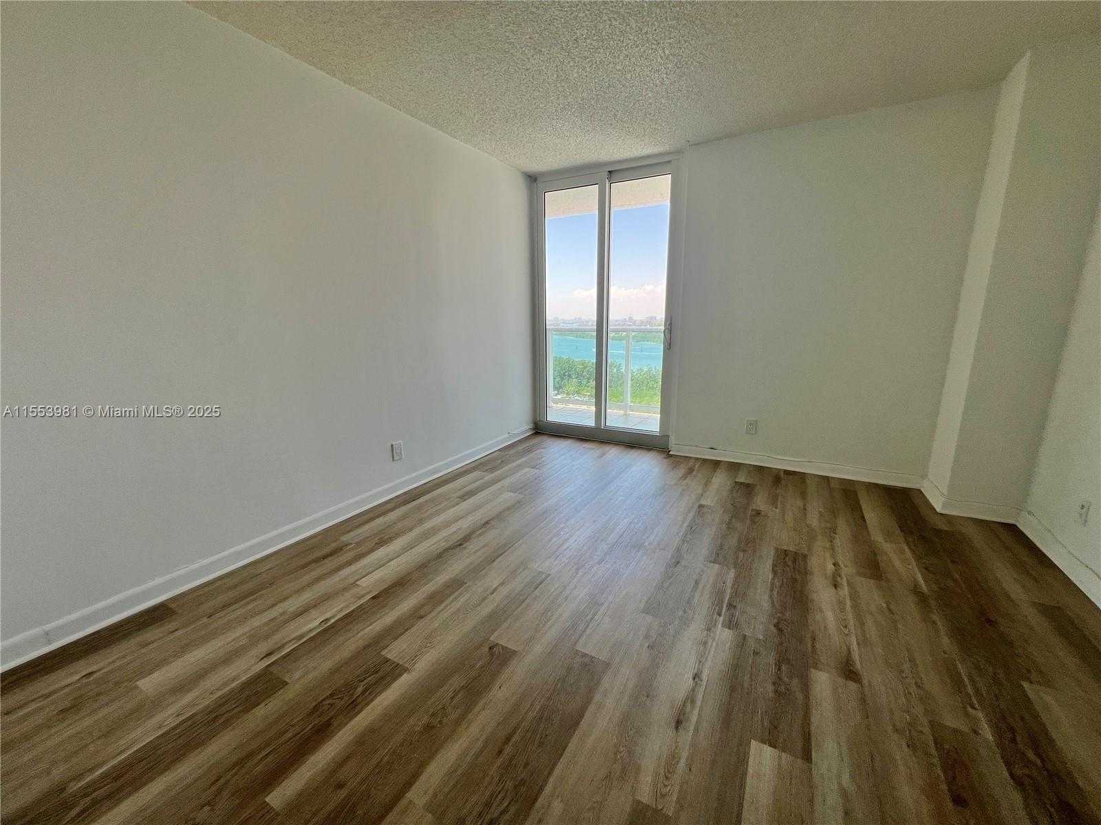 Small Image of 100 BAYVIEW DR #1418, Sunny Isles Beach Number 16