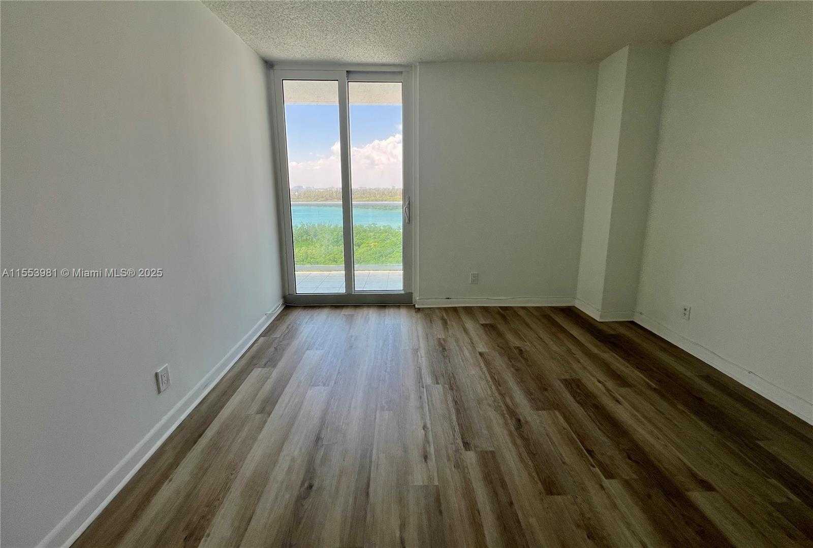 Small Image of 100 BAYVIEW DR #1418, Sunny Isles Beach Number 19