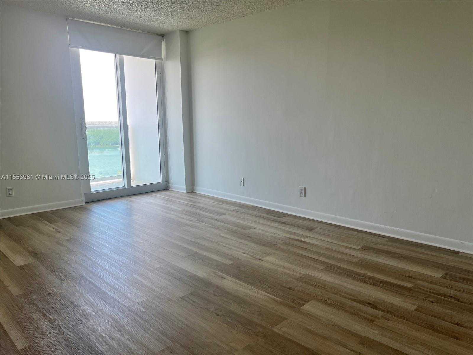 Small Image of 100 BAYVIEW DR #1418, Sunny Isles Beach Number 20