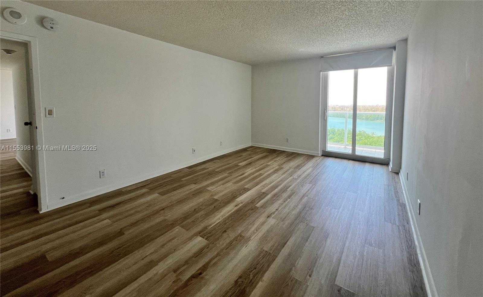 Small Image of 100 BAYVIEW DR #1418, Sunny Isles Beach Number 22