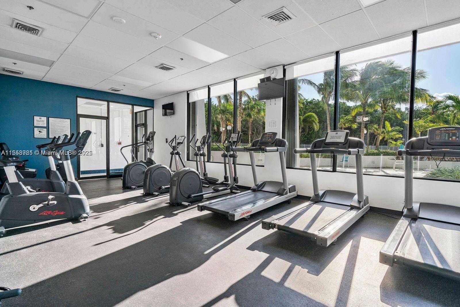 Small Image of 100 BAYVIEW DR #1418, Sunny Isles Beach Number 39