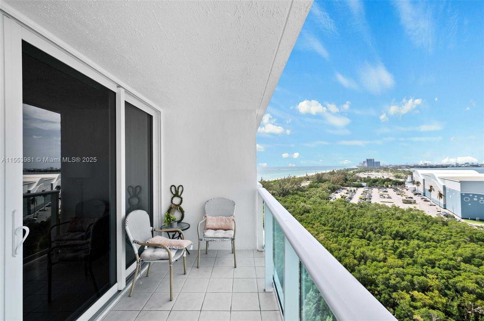 Small Image of 100 BAYVIEW DR #1418, Sunny Isles Beach Number 4