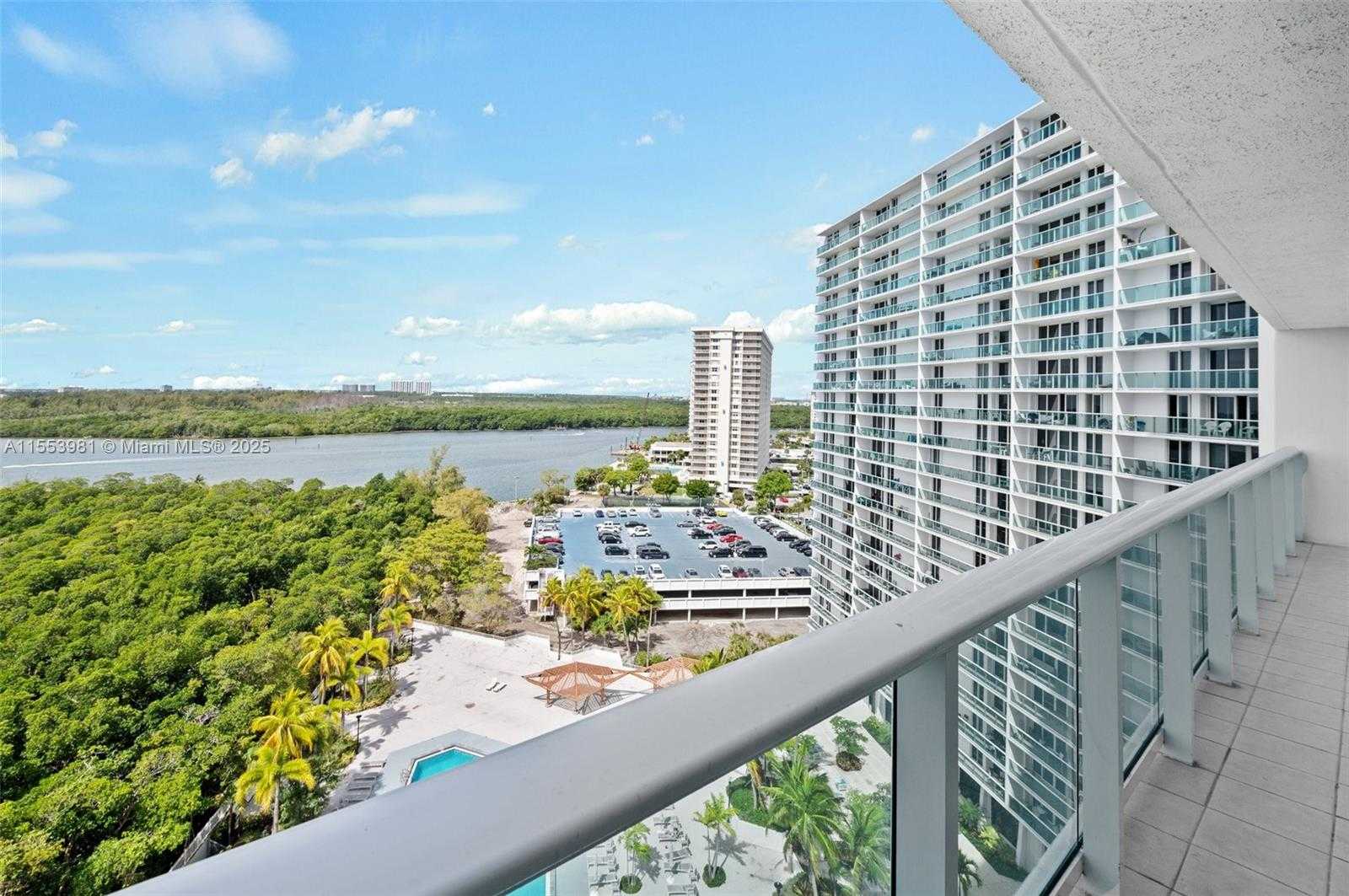 Small Image of 100 BAYVIEW DR #1418, Sunny Isles Beach Number 5