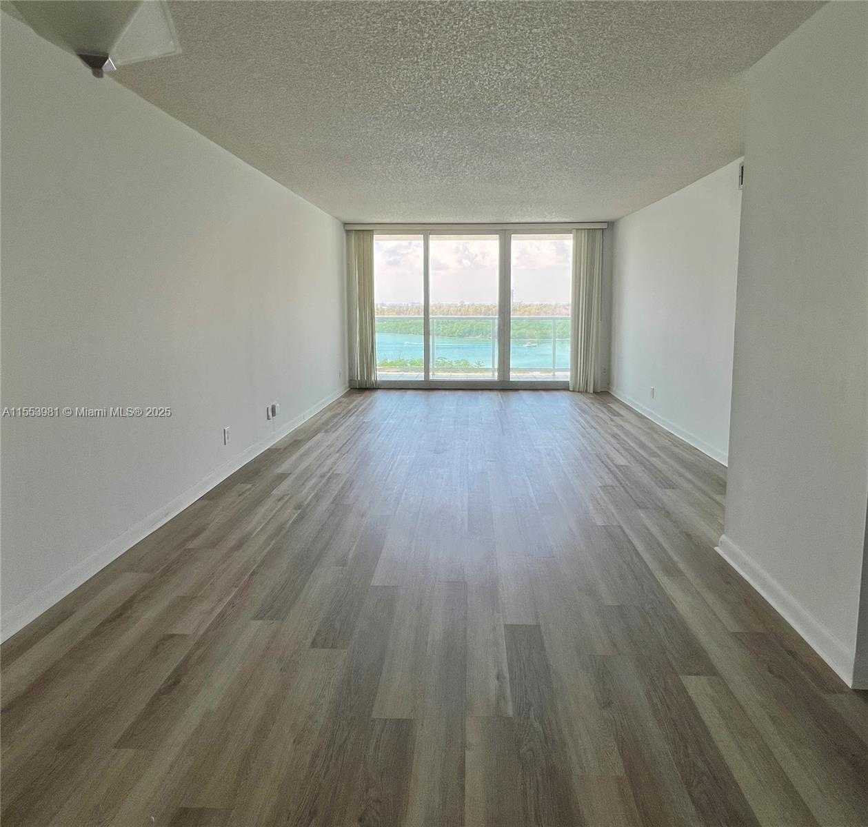 Small Image of 100 BAYVIEW DR #1418, Sunny Isles Beach Number 6