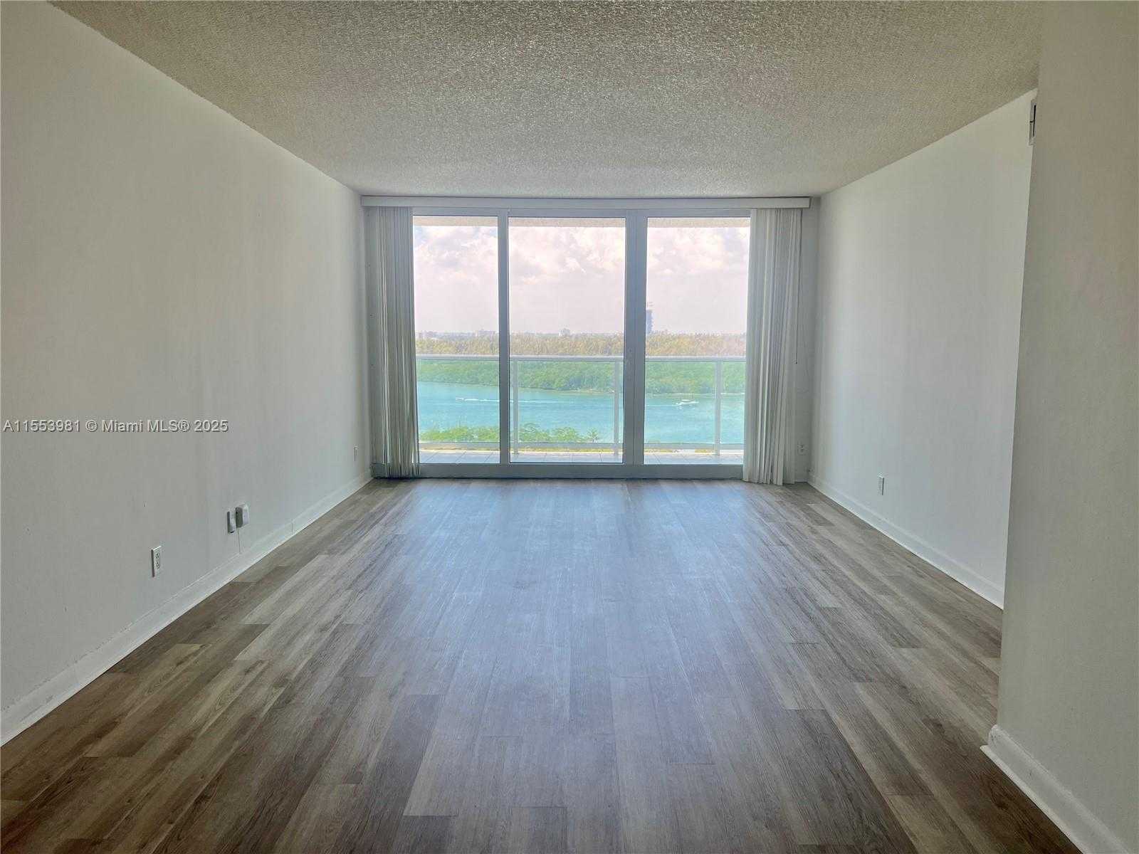 Small Image of 100 BAYVIEW DR #1418, Sunny Isles Beach Number 7
