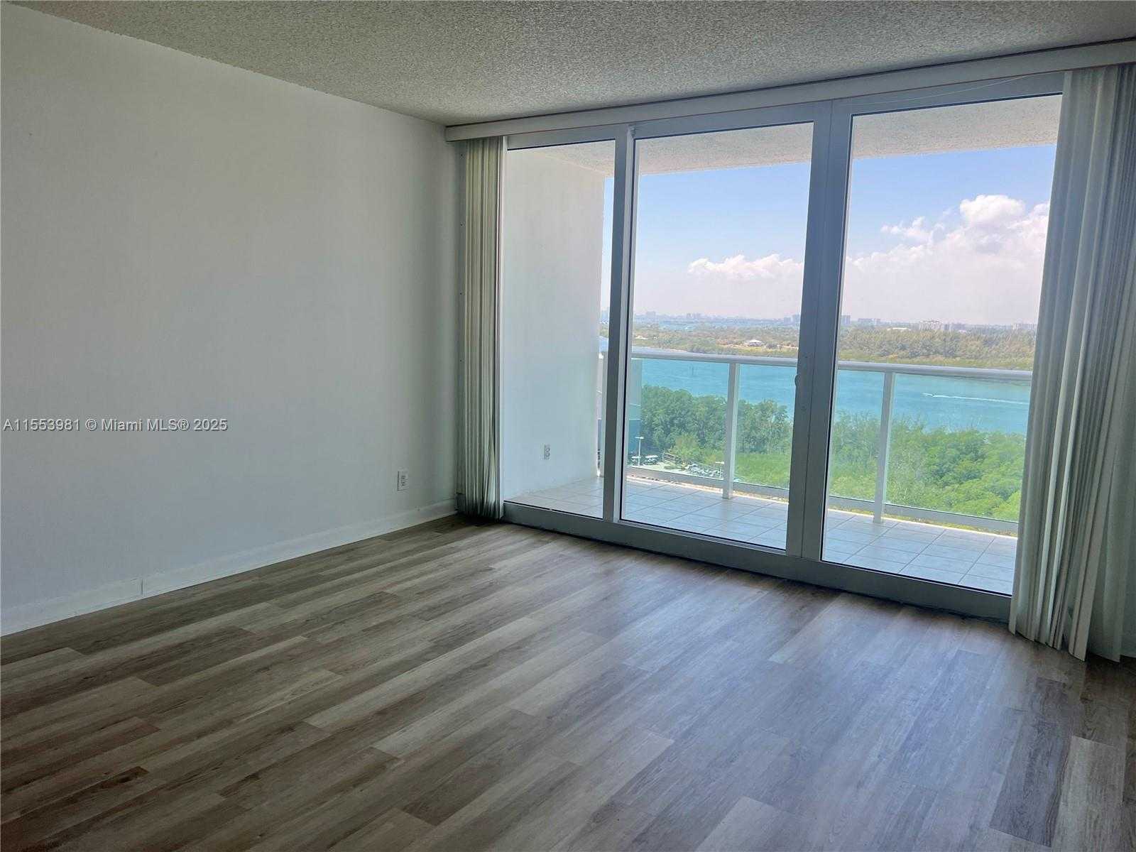 Small Image of 100 BAYVIEW DR #1418, Sunny Isles Beach Number 8