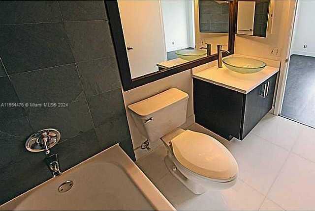 Small Image of 770 CLAUGHTON ISLAND DR #PH-29, Miami Number 10