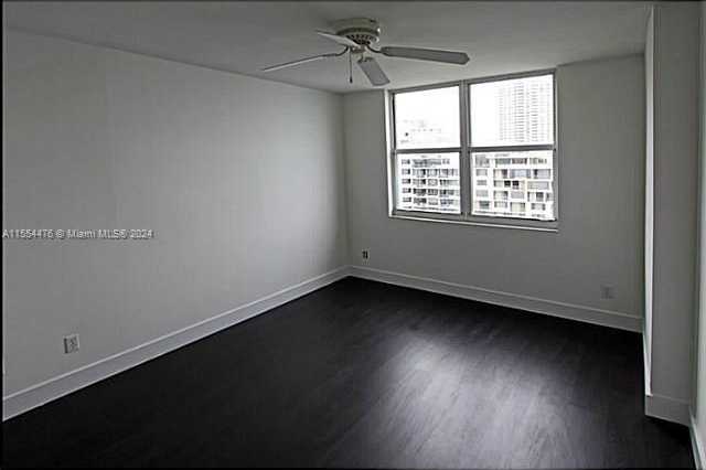 Small Image of 770 CLAUGHTON ISLAND DR #PH-29, Miami Number 3