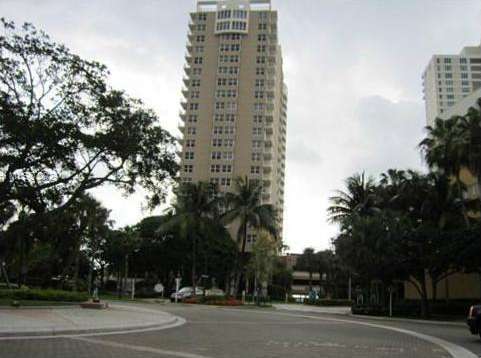 Small Image of 770 CLAUGHTON ISLAND DR #PH-29, Miami Number 4