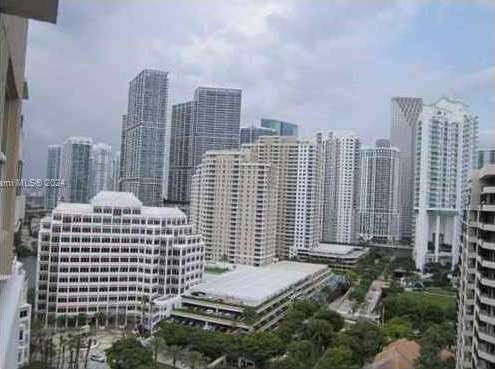 Small Image of 770 CLAUGHTON ISLAND DR #PH-29, Miami Number 7