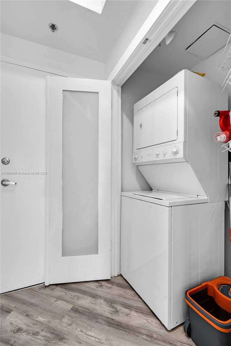 Small Image of 6515 COLLINS AVE #708, Miami Beach Number 25