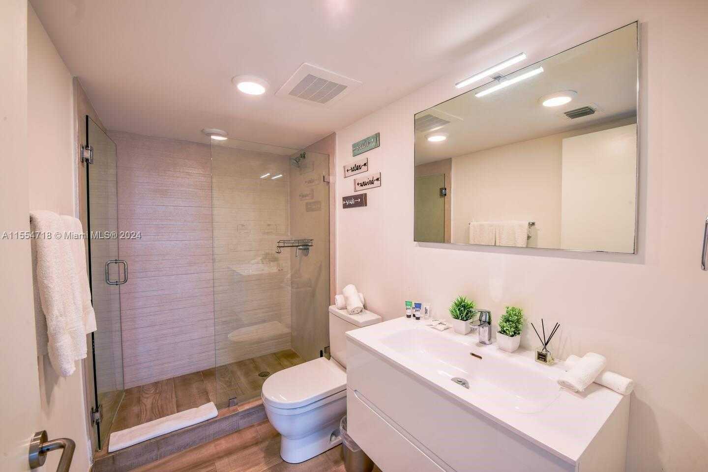 Small Image of 9261 EAST BAY HARBOR DR #402, Bay Harbor Islands Number 10