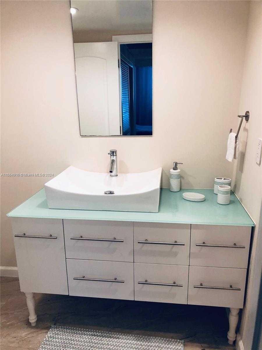 Small Image of 4001 SOUTH OCEAN DR #12L, Hollywood Number 10