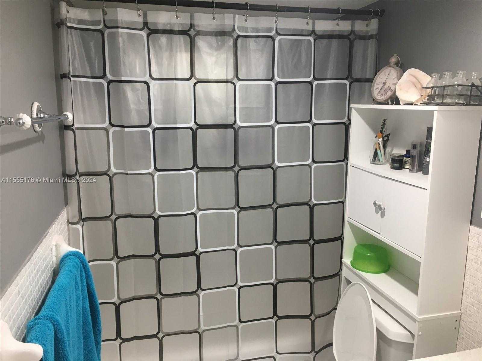 Small Image of 12590 NORTH EAST 16TH AVE #302, North Miami Number 12
