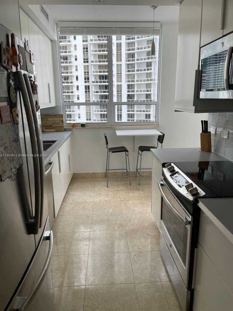 Small Image of 801 BRICKELL KEY BLVD #1610, Miami Number 14