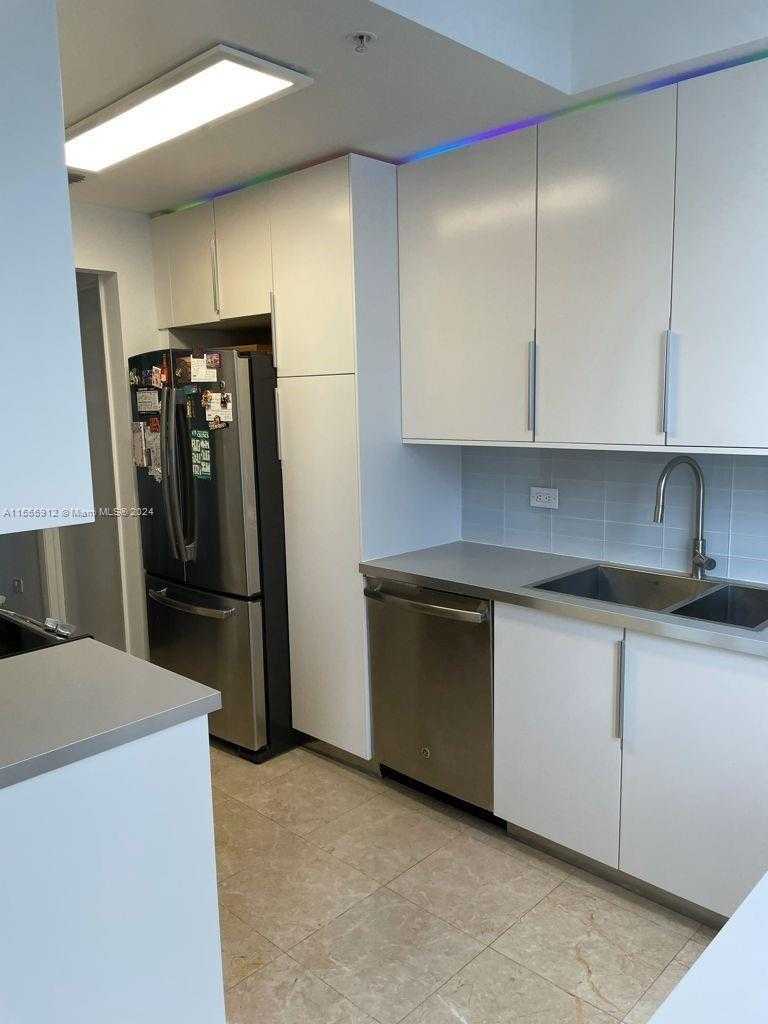 Small Image of 801 BRICKELL KEY BLVD #1610, Miami Number 15