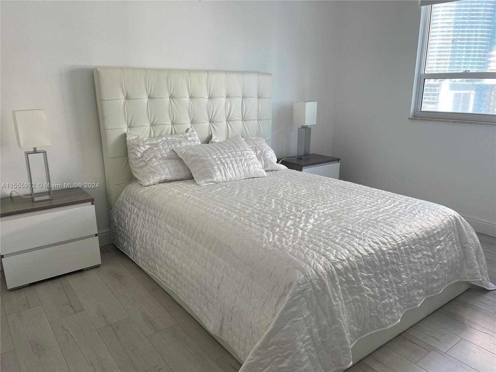 Small Image of 801 BRICKELL KEY BLVD #1610, Miami Number 9