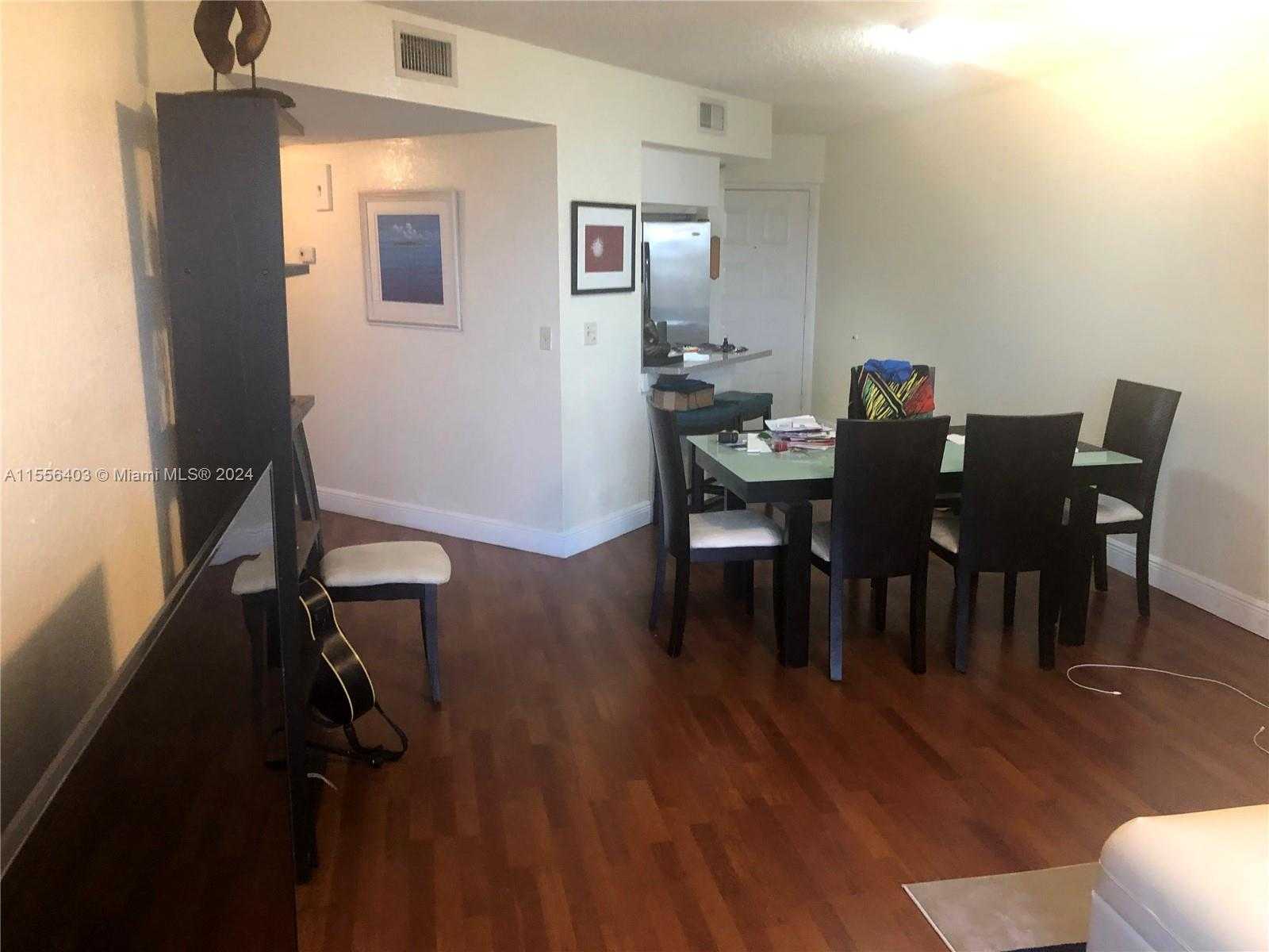 Small Image of 8255 LAKE DR #504, Doral Number 11