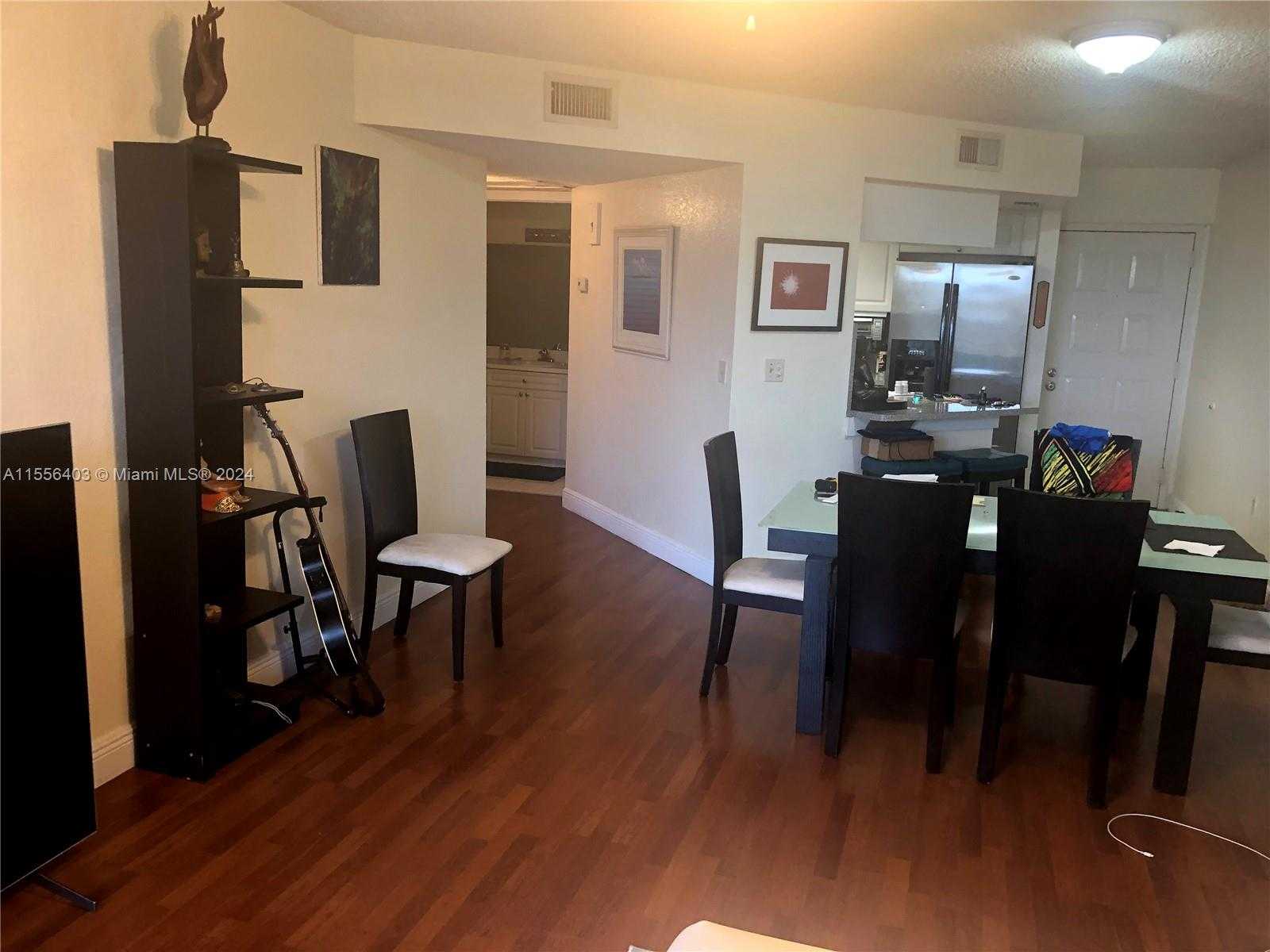Small Image of 8255 LAKE DR #504, Doral Number 12