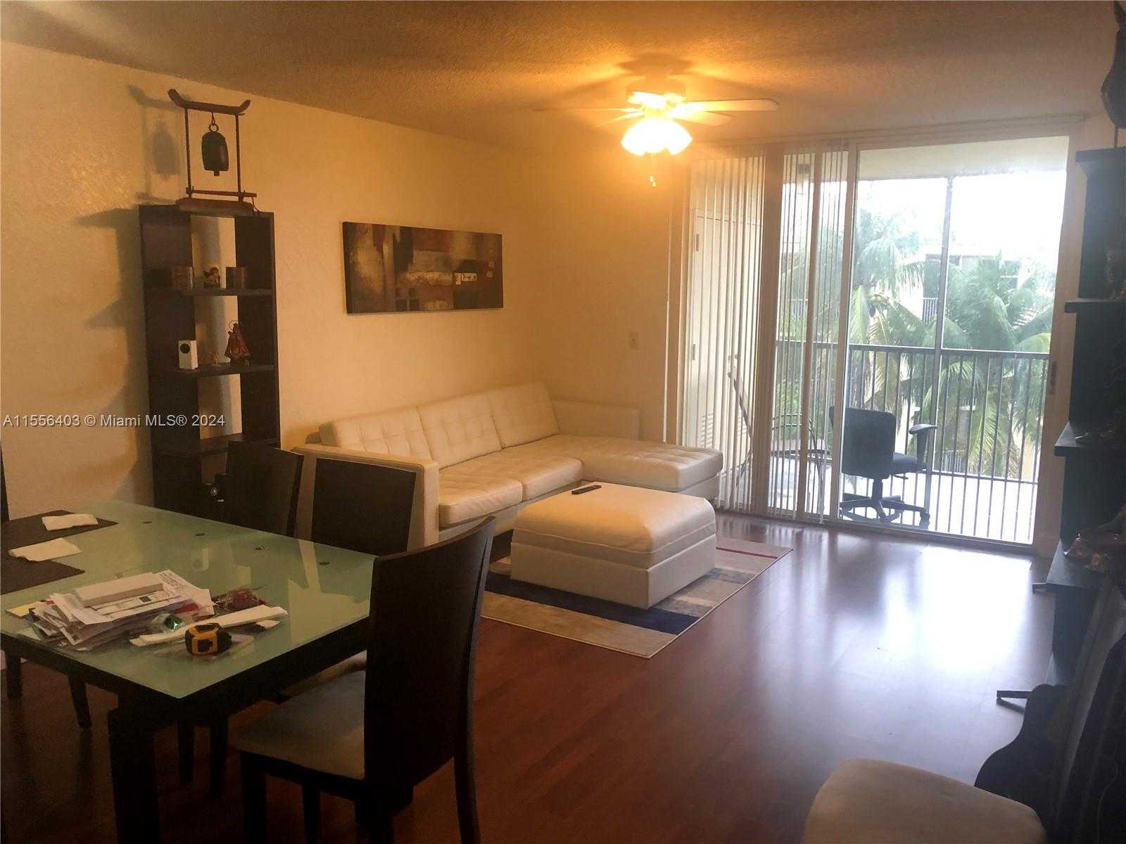 Small Image of 8255 LAKE DR #504, Doral Number 13