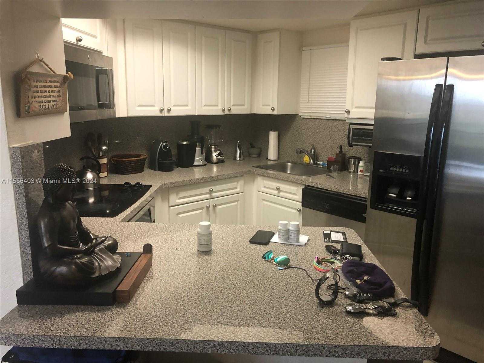 Small Image of 8255 LAKE DR #504, Doral Number 15