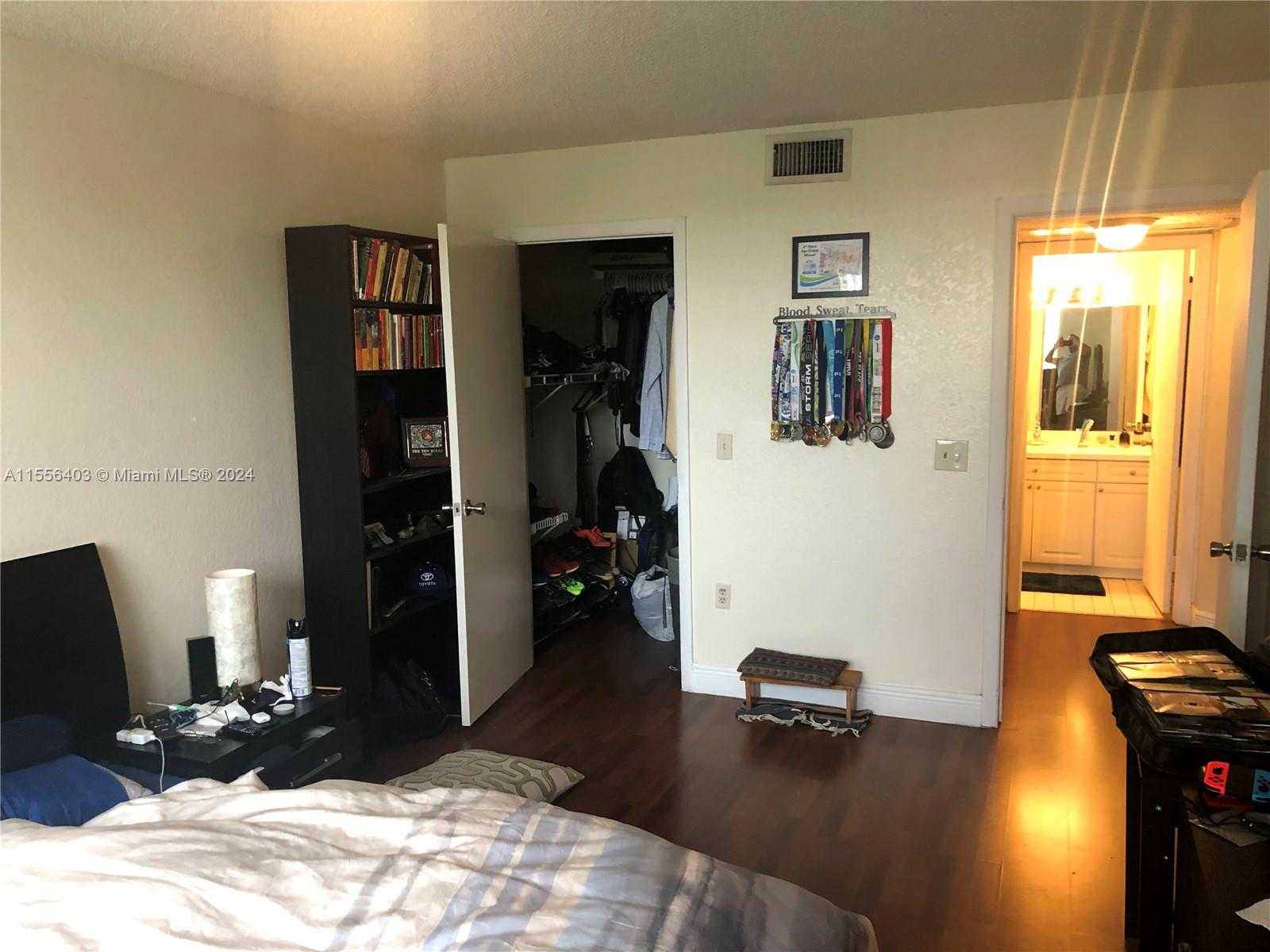 Small Image of 8255 LAKE DR #504, Doral Number 18