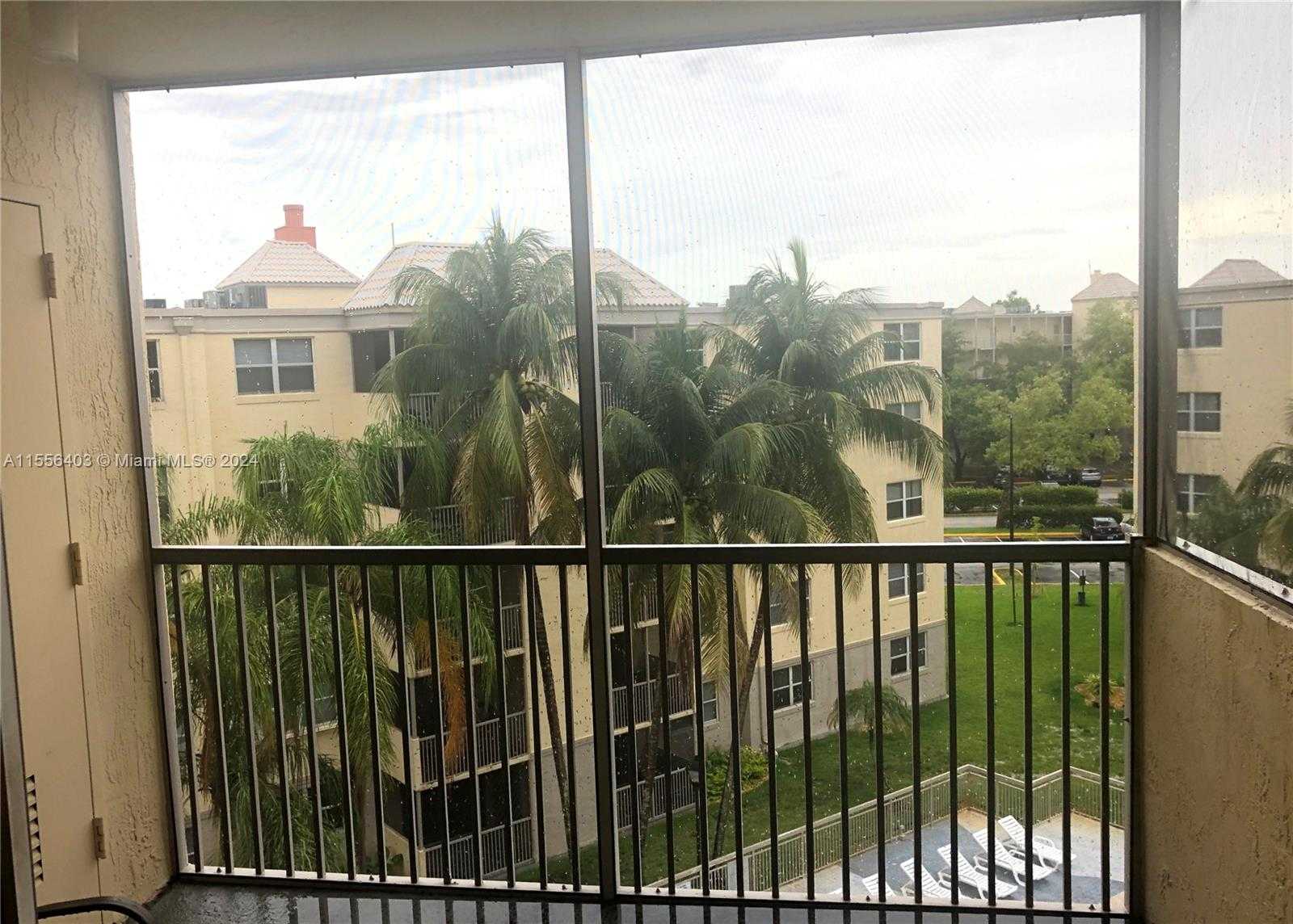Small Image of 8255 LAKE DR #504, Doral Number 19