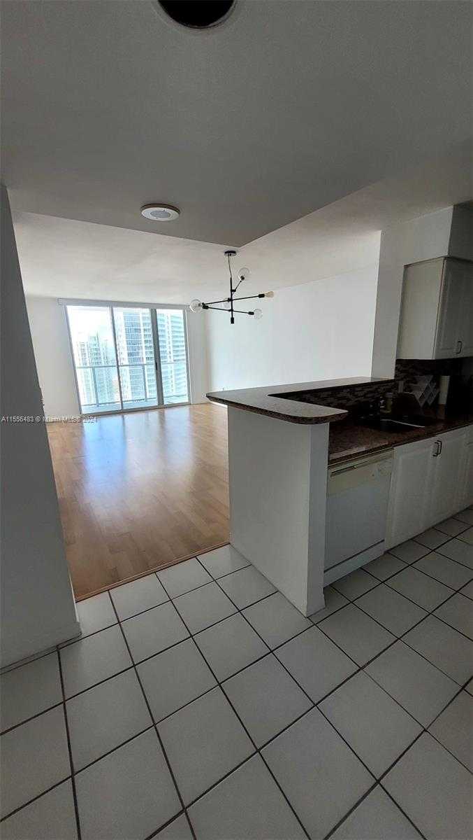 Small Image of 1155 BRICKELL BAY DR #2805, Miami Number 3
