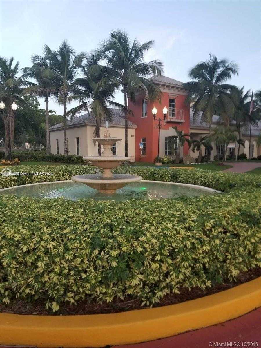 Small Image of 8255 LAKE DR #204, Doral Number 10