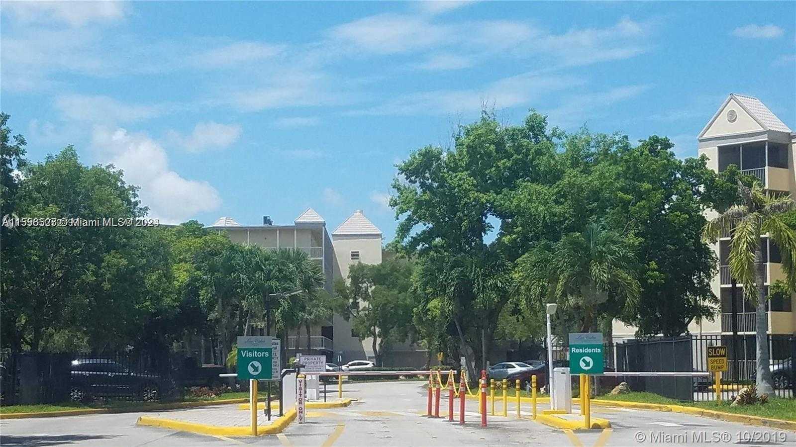 Small Image of 8255 LAKE DR #204, Doral Number 7