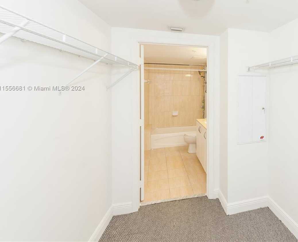 Small Image of 1750 NORTH BAYSHORE DR #2202, Miami Number 15