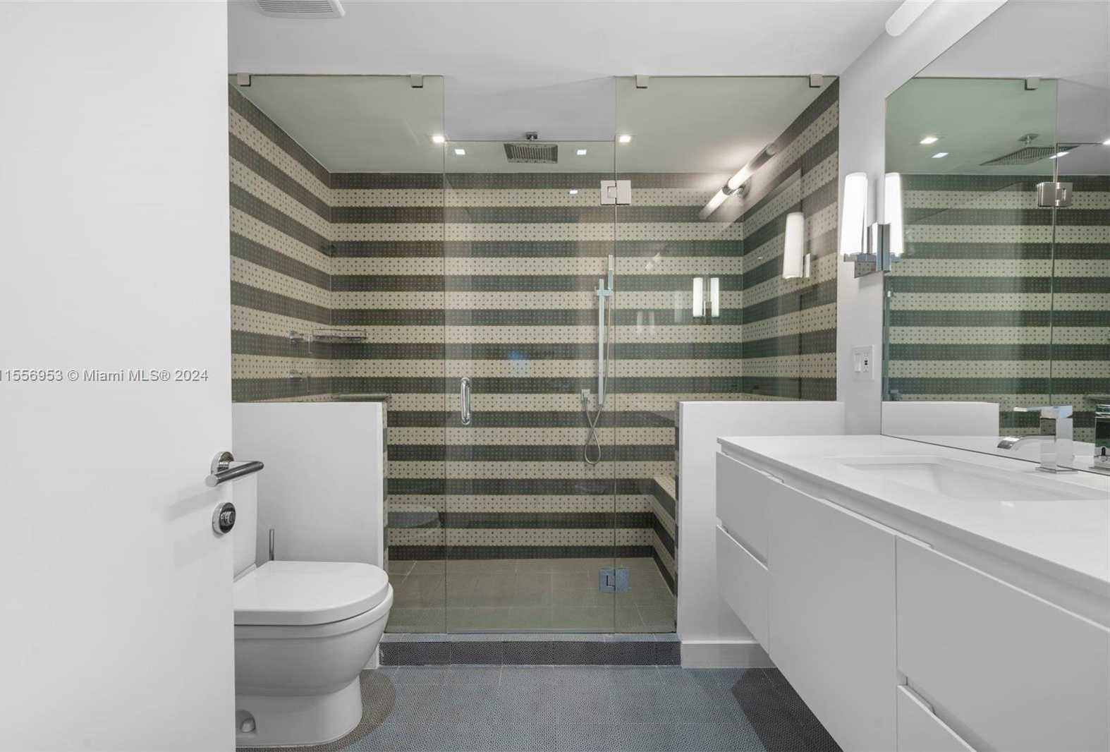 Small Image of 2301 COLLINS AVE #410, Miami Beach Number 27