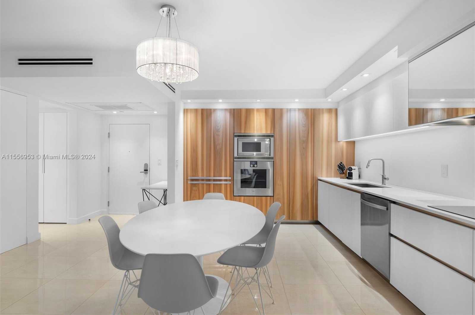 Small Image of 2301 COLLINS AVE #410, Miami Beach Number 9