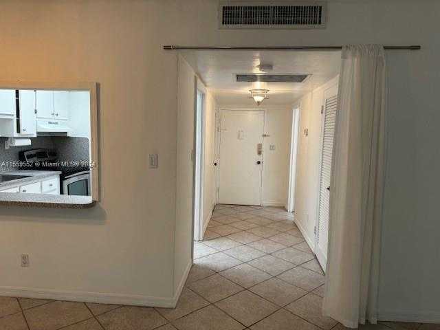 Small Image of 5401 COLLINS AVE #209, Miami Beach Number 19