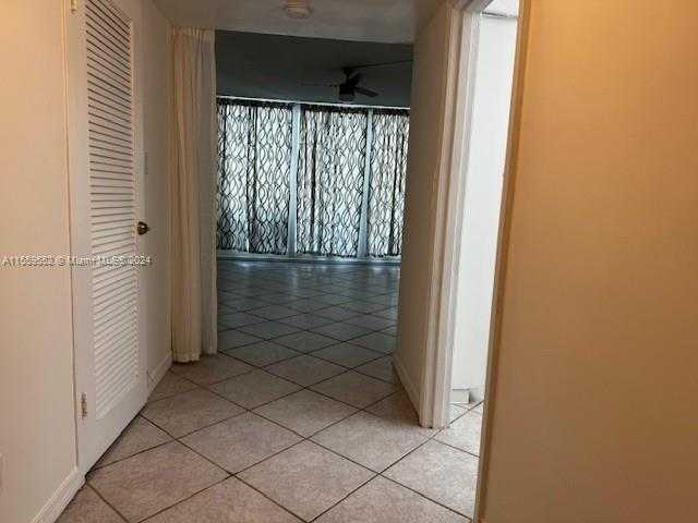 Small Image of 5401 COLLINS AVE #209, Miami Beach Number 20