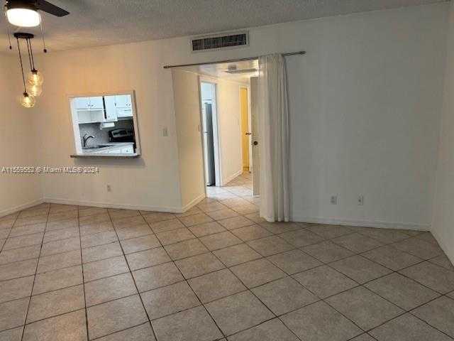 Small Image of 5401 COLLINS AVE #209, Miami Beach Number 21
