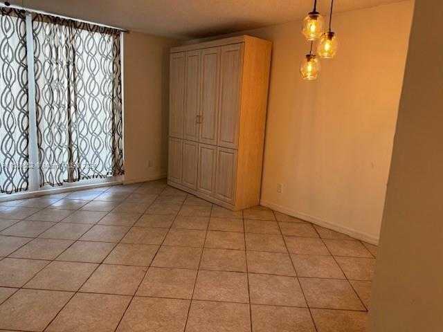 Small Image of 5401 COLLINS AVE #209, Miami Beach Number 22