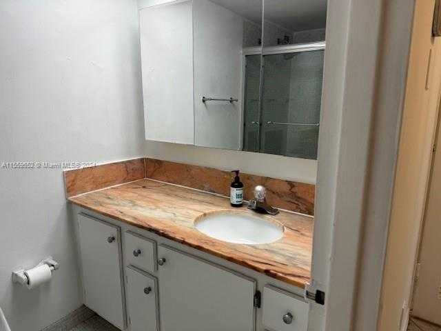 Small Image of 5401 COLLINS AVE #209, Miami Beach Number 24