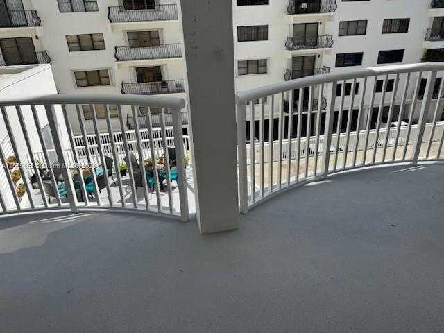 Small Image of 5401 COLLINS AVE #209, Miami Beach Number 38