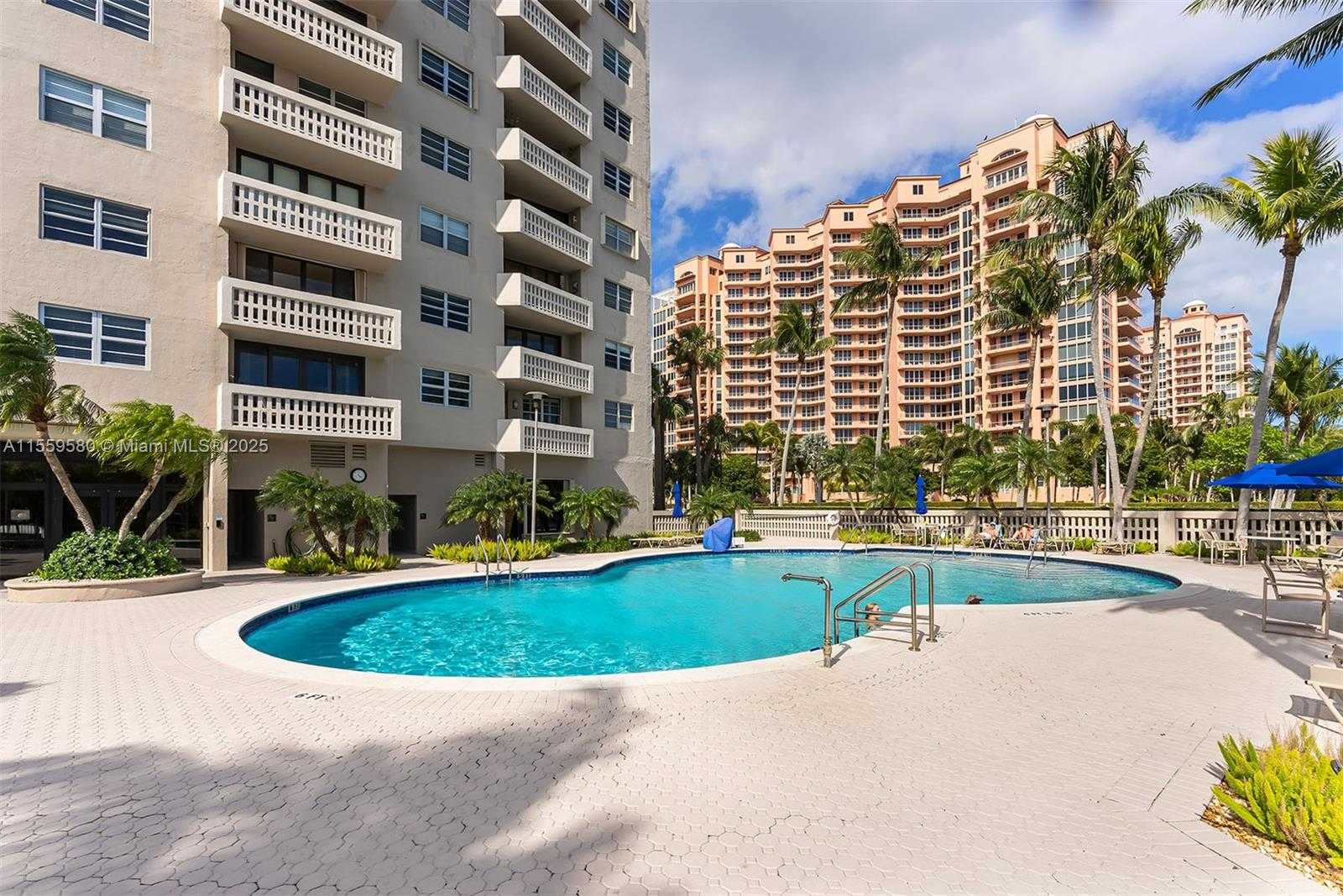 Small Image of 90 EDGEWATER DR #404, Coral Gables Number 12